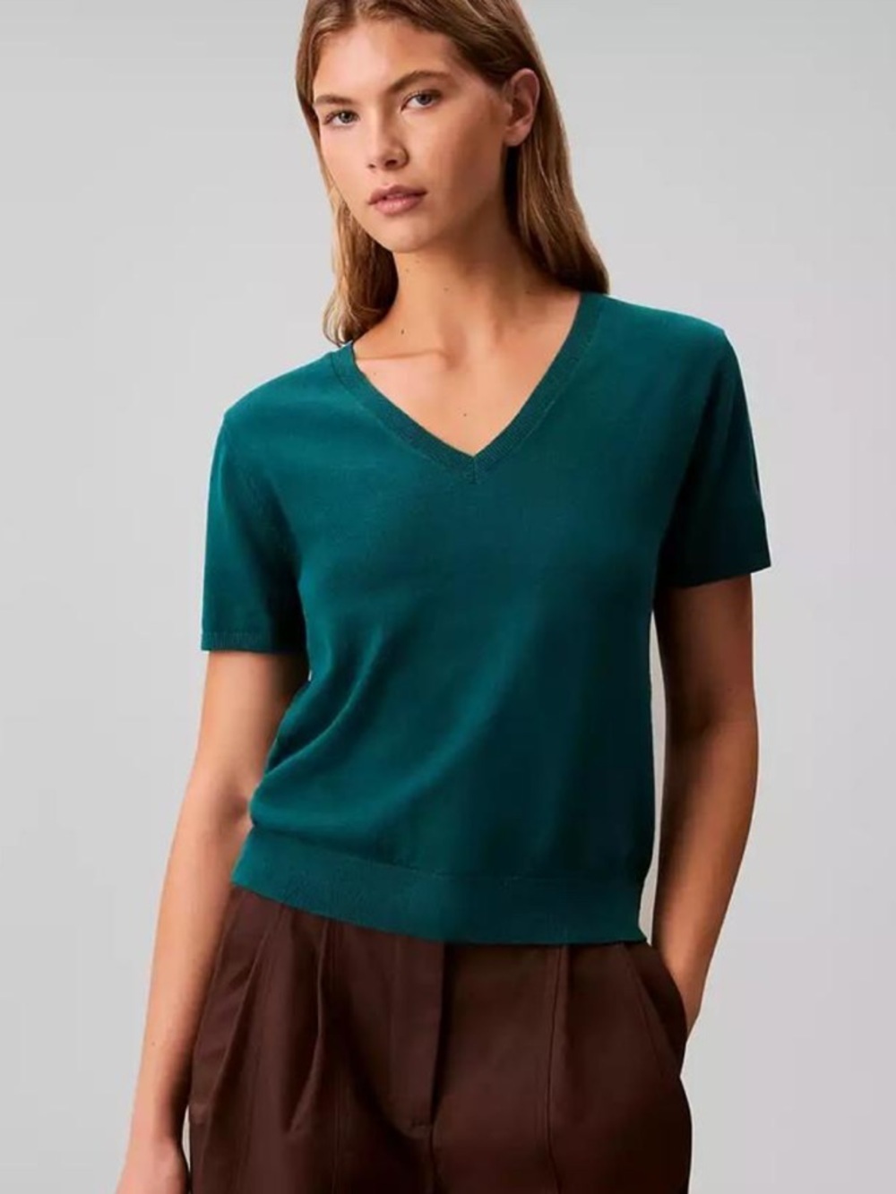 Calvin Klein
Women's Short Sleeve V-Neck Sweater teal